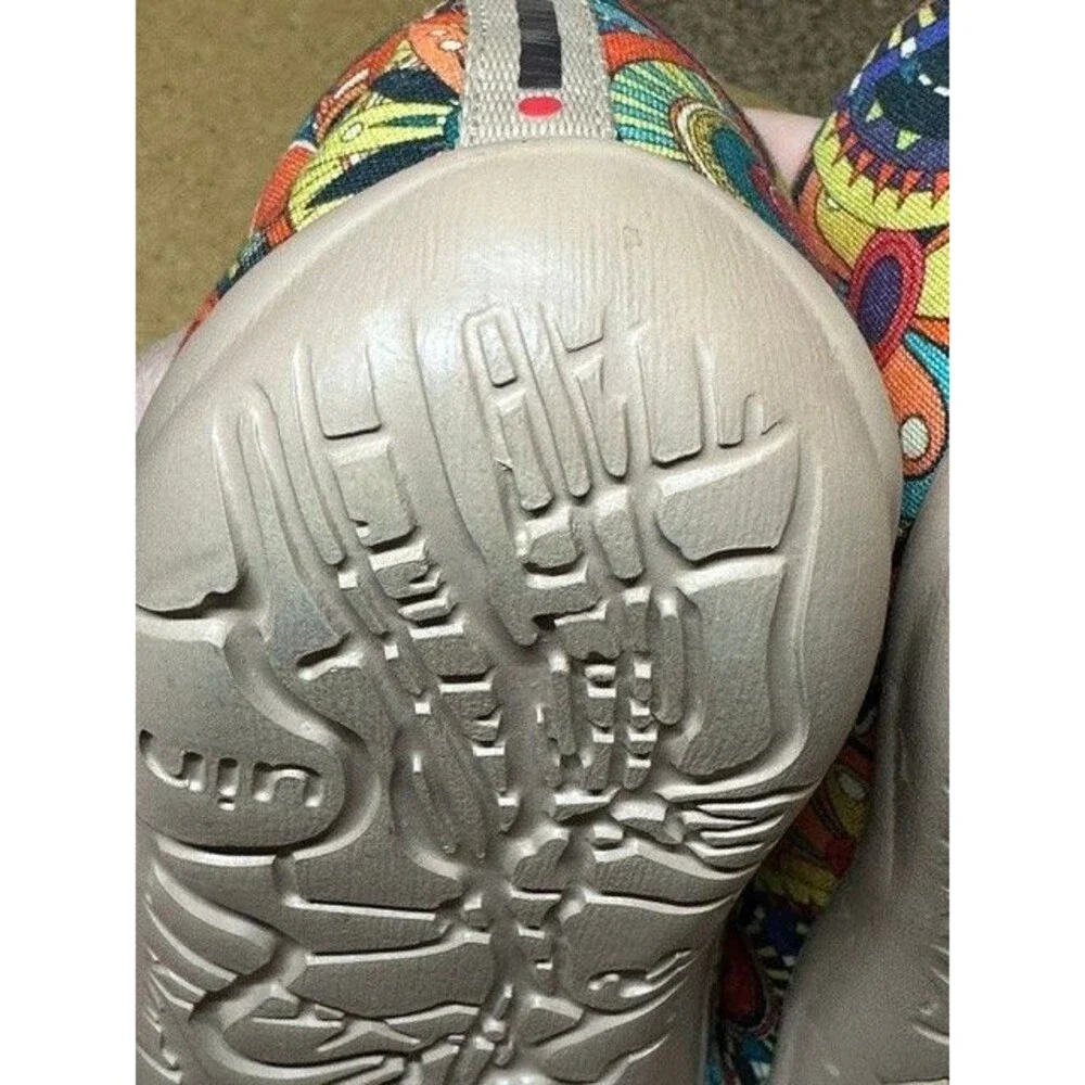 NWOB- UIN Toledo Canvas Slip On Shoes Women's Sz 7 Multicolor Mandala Paisley